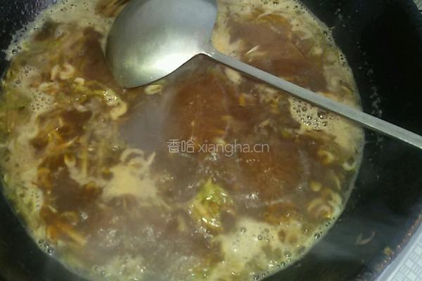 大白菜虾皮骨汤烩饼的做法图解3