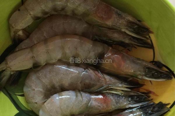 鲜虾汉堡的做法图解1