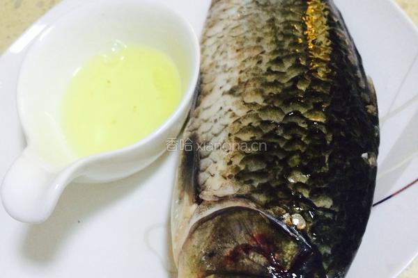 红烧豆腐鲫鱼的做法图解1