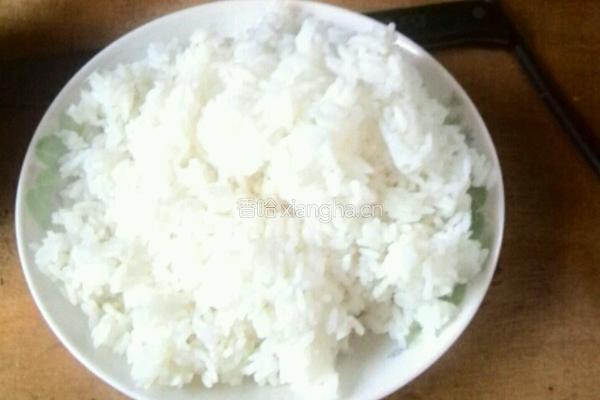 自制扬州炒饭的做法图解1