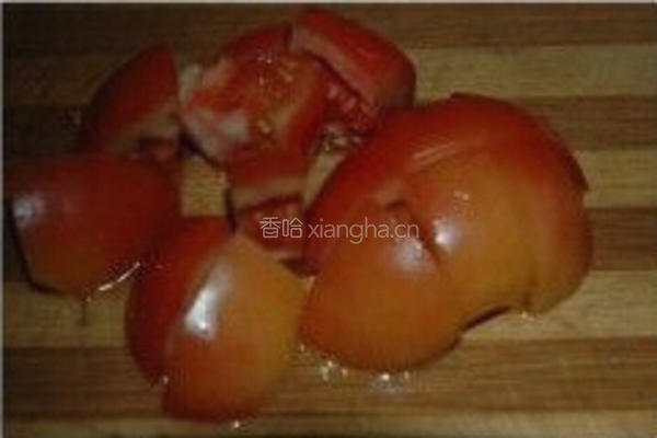 番茄炒菜花的做法图解1