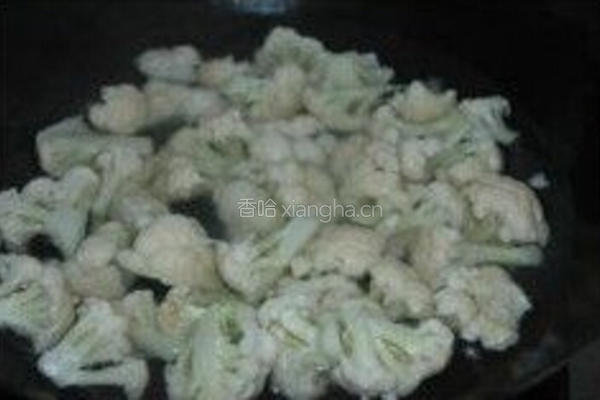 番茄炒菜花的做法图解2