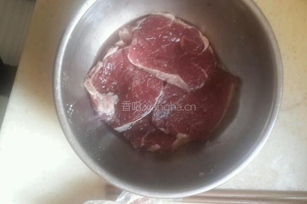 方氏红酒牛排的做法图解1