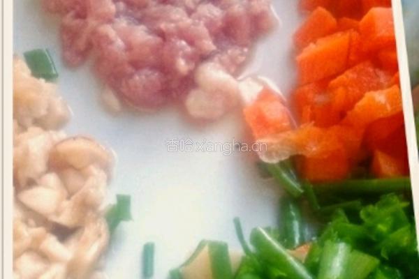 胡萝卜香菇肉酿的做法图解1