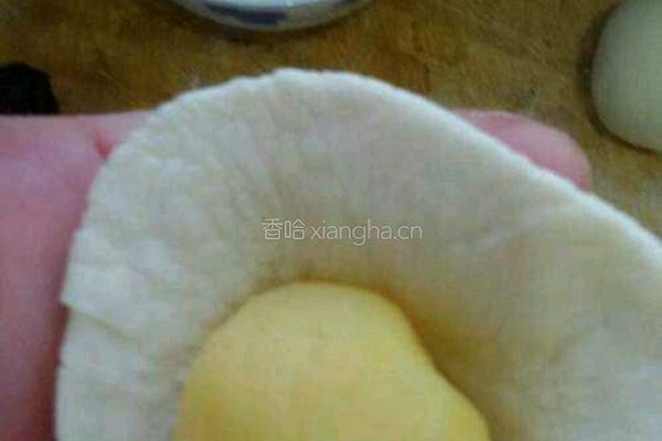 小兔子奶黄包的做法图解2