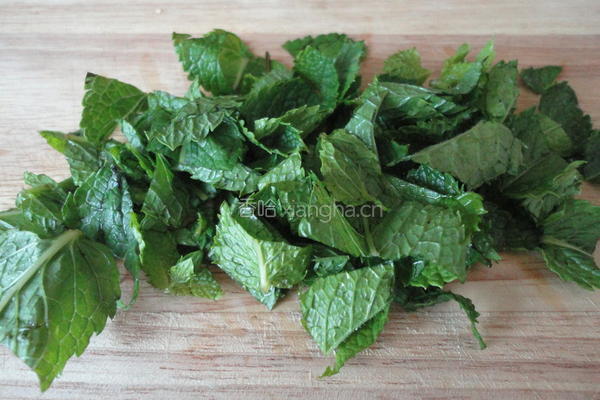 薄荷虾沙拉的做法图解4
