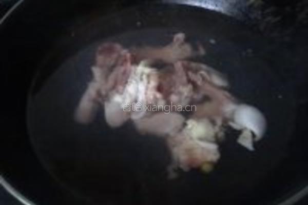 北风菌煲鸡骨的做法图解2