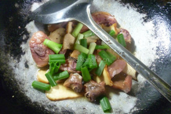 香干炒腊鸡腿的做法图解12