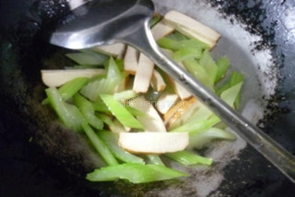 西芹炒香干的做法图解6