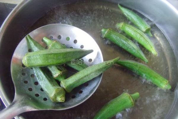 秋葵炒虾仁的做法图解2