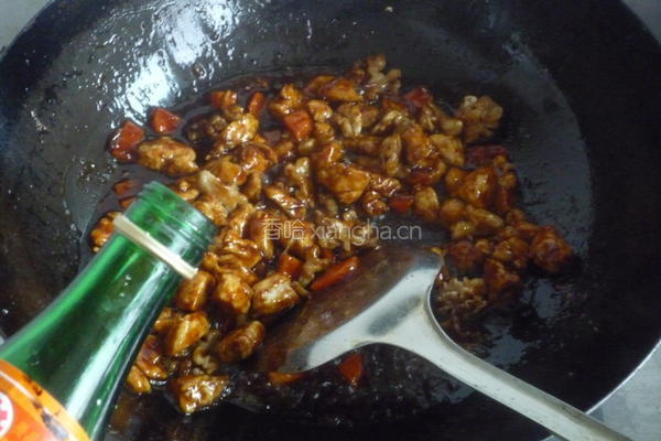 酱爆桃仁鸡丁的做法图解13
