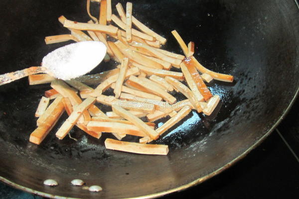 煎辣椒烧豆腐丝的做法图解3