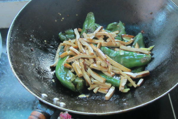 煎辣椒烧豆腐丝的做法图解8