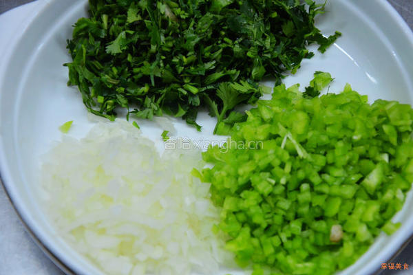 之豆豉鲮鱼炒豆渣的做法图解2