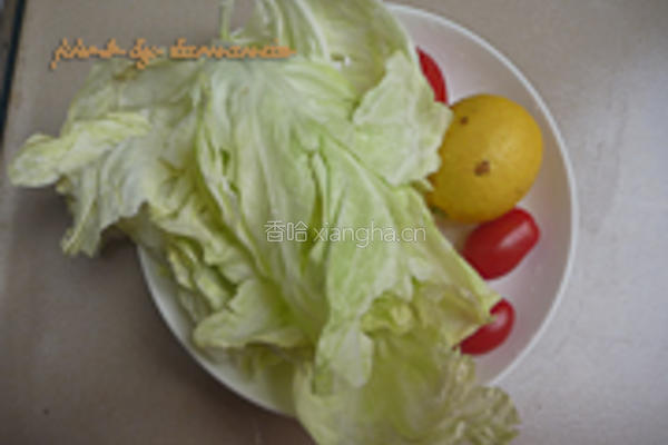 柠香包菜丝的做法图解2