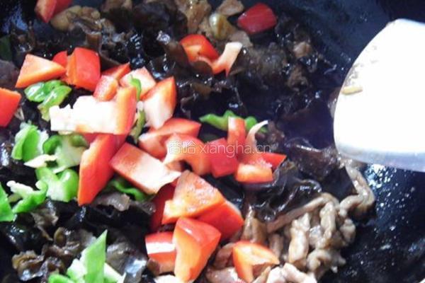 甜椒木耳肉丝的做法图解7