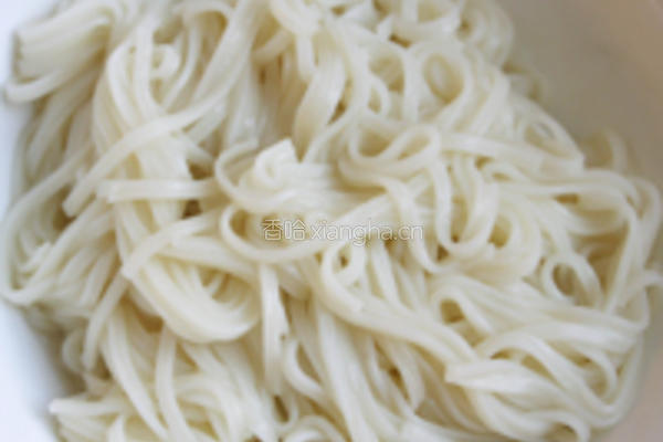 金针油菜鸭腿面的做法图解6