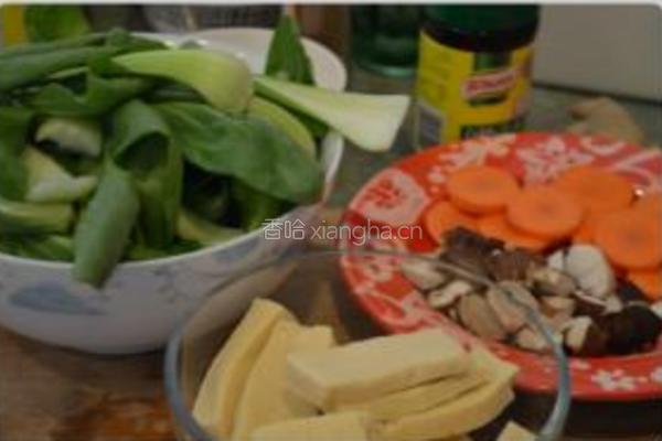 冻豆腐炒油菜的做法图解1