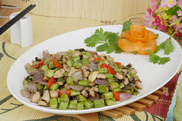 橄榄菜炒肉丁的做法图解6