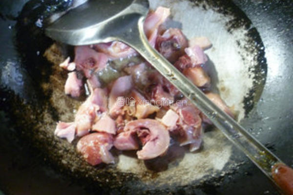 青椒香干炒腊鸡腿的做法图解6