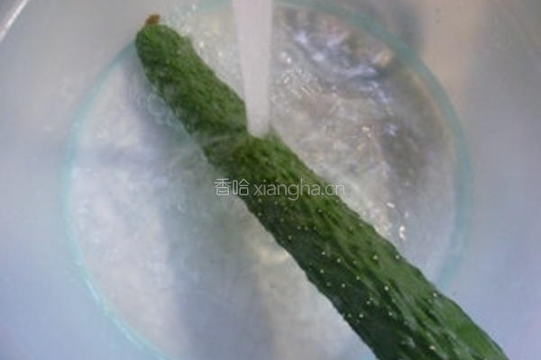 青瓜拌香干的做法图解2