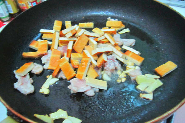 芹菜香干炒肉的做法图解5