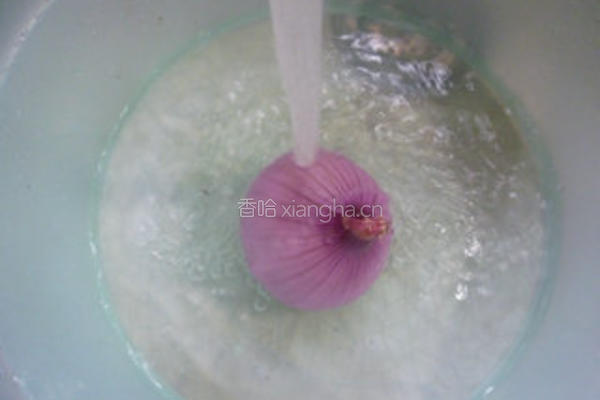 洋葱炒香干的做法图解2