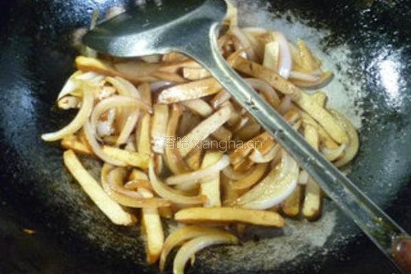 洋葱炒香干的做法图解10