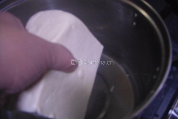 鱼丸菌类海鲜汤的做法图解1
