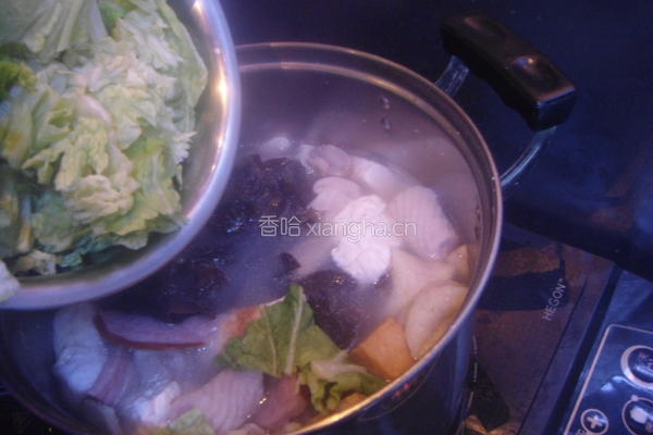 鱼丸菌类海鲜汤的做法图解9