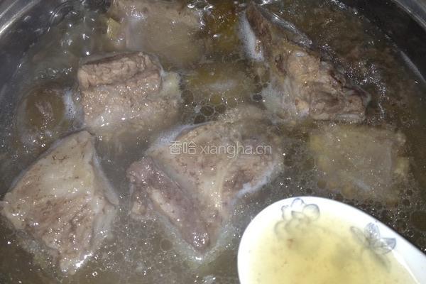 青橄榄排骨汤的做法图解5