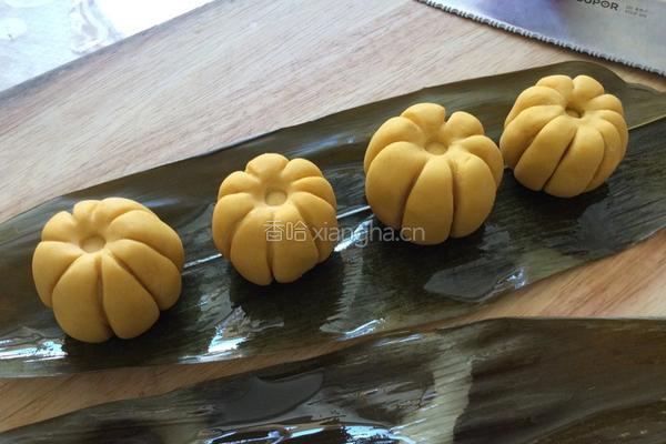 南瓜蜜枣小金瓜的做法图解3