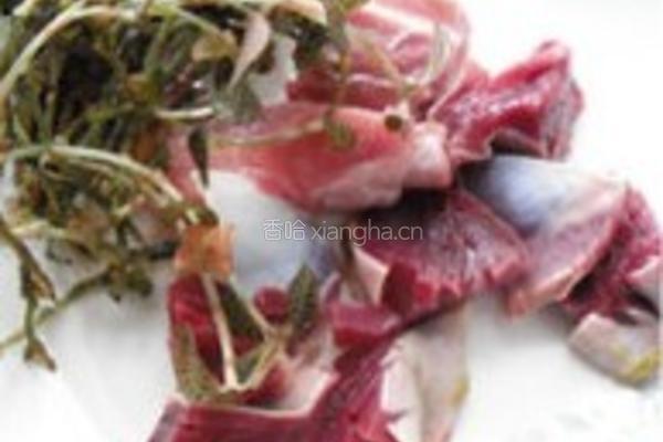 金线莲炖鸭肫的做法图解1