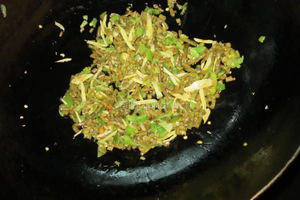 姜丝咸豆角的做法图解7