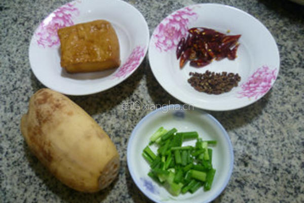 麻辣莲藕的做法图解1