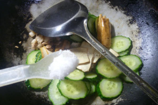 香干五花肉炒青瓜的做法图解10