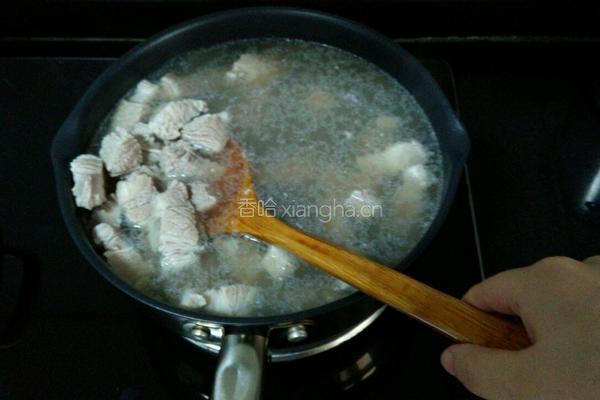 番茄牛腩的做法图解1