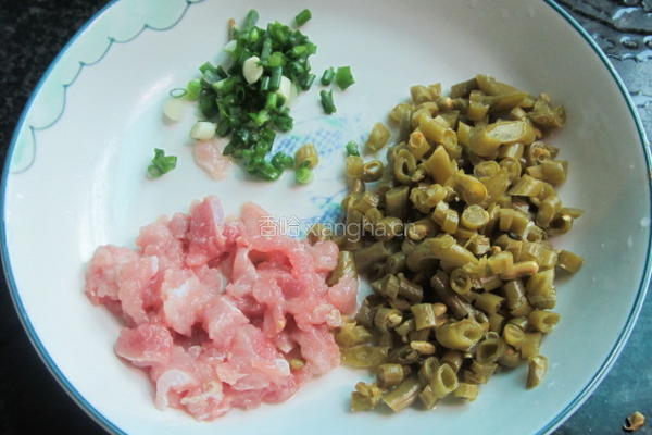 肉末豆角汤的做法图解2