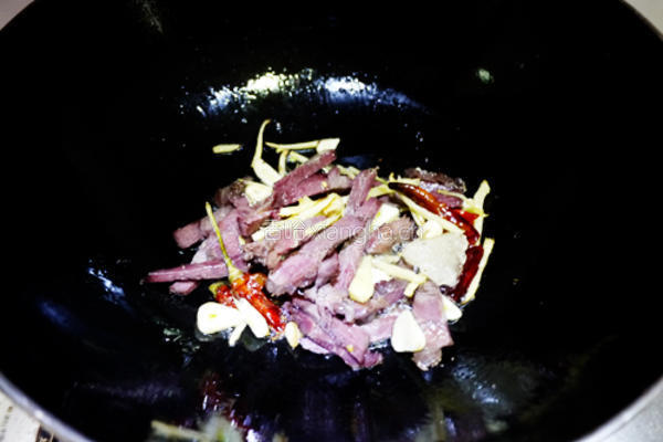干煸牛肉条的做法图解12