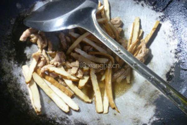 里脊肉香干炒双椒的做法图解7