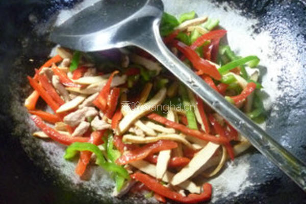 里脊肉香干炒双椒的做法图解8