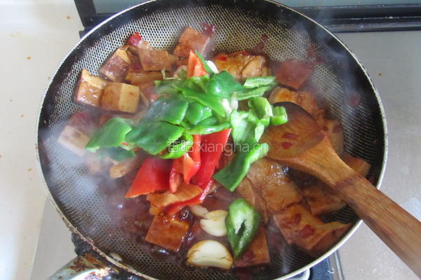 香干回锅肉的做法图解9