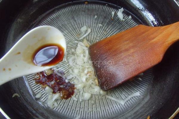 蒸秋葵配红葱酥的做法图解6