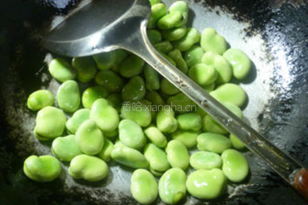 榨菜炒蚕豆的做法图解5