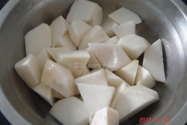 鸡肉烧芋头的做法图解3