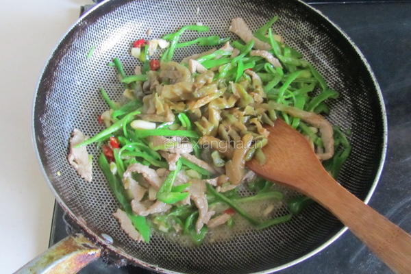 青椒榨菜肉丝的做法图解6