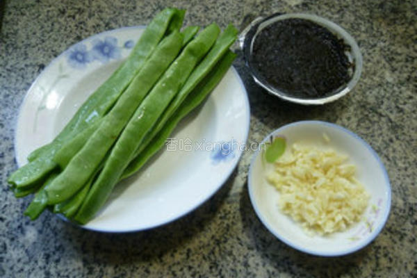 橄榄菜炒油豆角的做法图解1