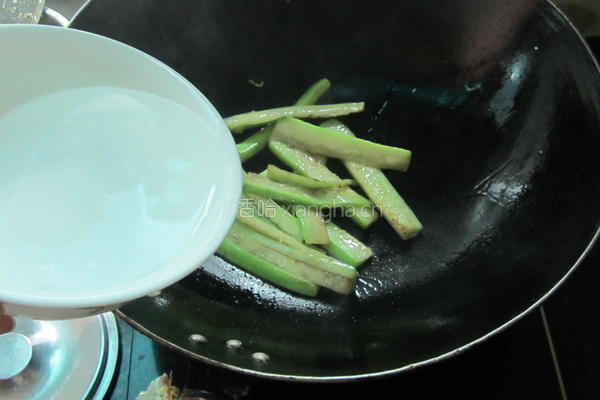 丝瓜咸菜米线的做法图解3