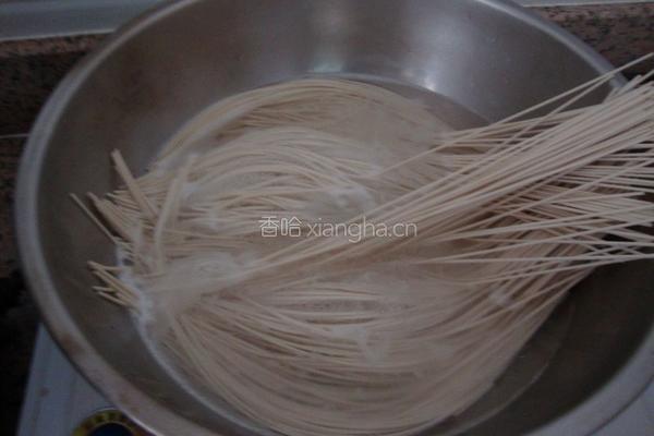 蒜花挂面的做法图解2