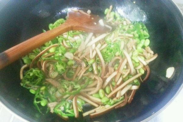 毛豆香干青椒肉丝的做法图解10